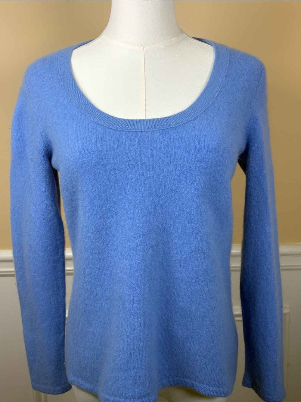 Madison Cashmere L 100% Cashmere Periwinkle Blue Scoop Neck Sweater 🫐